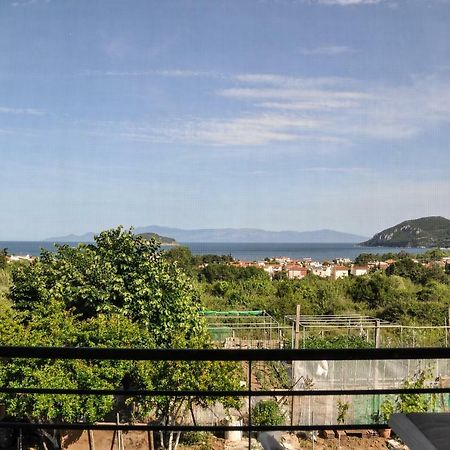 Martha'S Villa Nea Iraklitsa Екстериор снимка