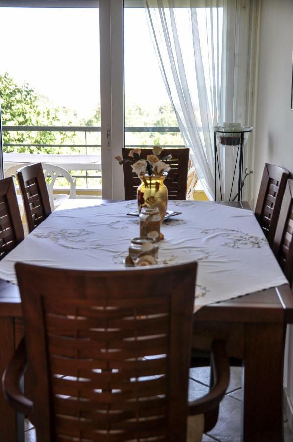 Martha'S Villa Nea Iraklitsa Екстериор снимка
