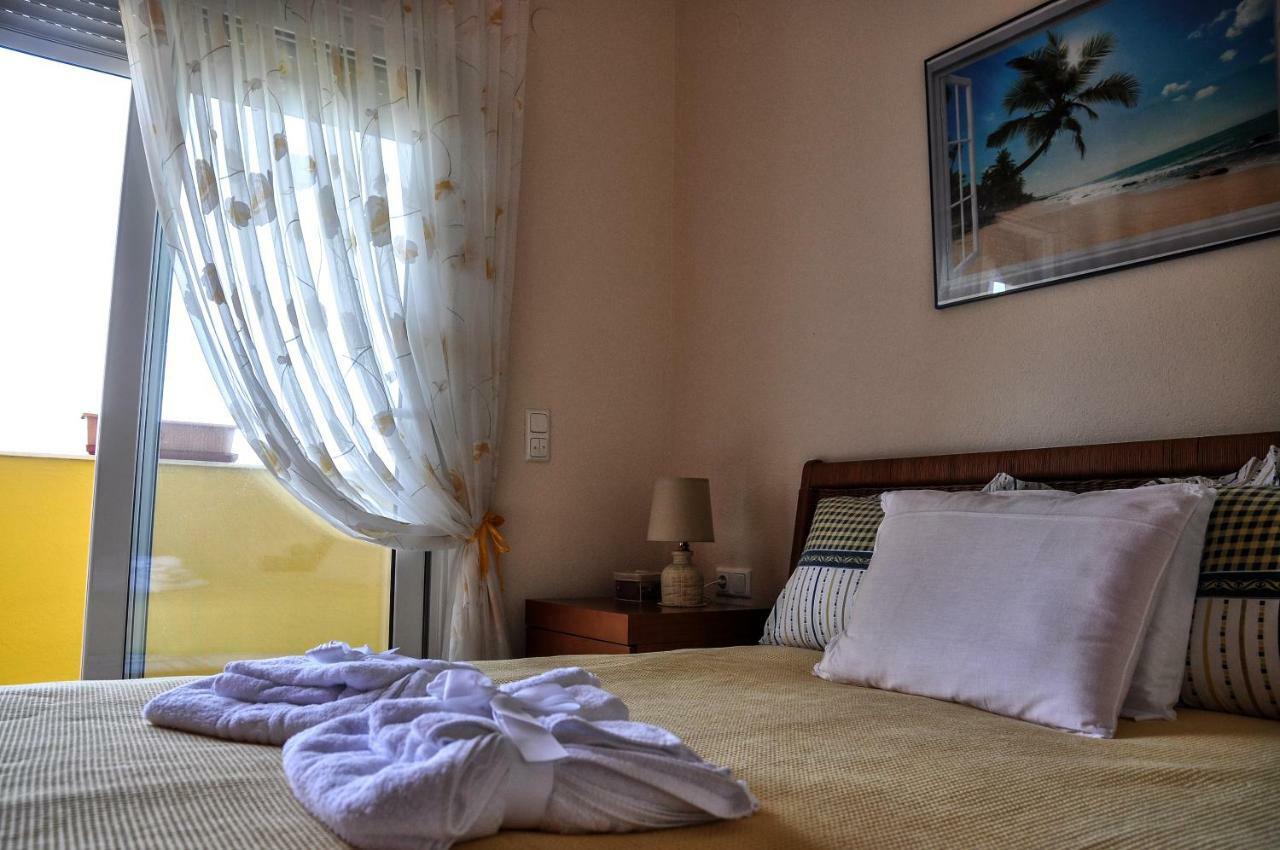 Martha'S Villa Nea Iraklitsa Екстериор снимка