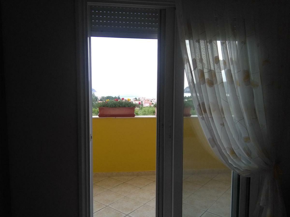 Martha'S Villa Nea Iraklitsa Екстериор снимка
