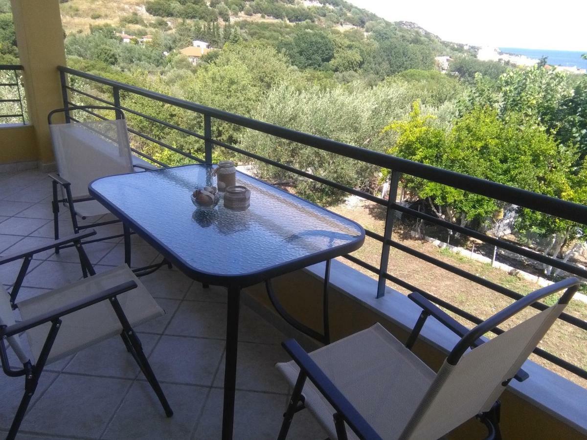 Martha'S Villa Nea Iraklitsa Екстериор снимка