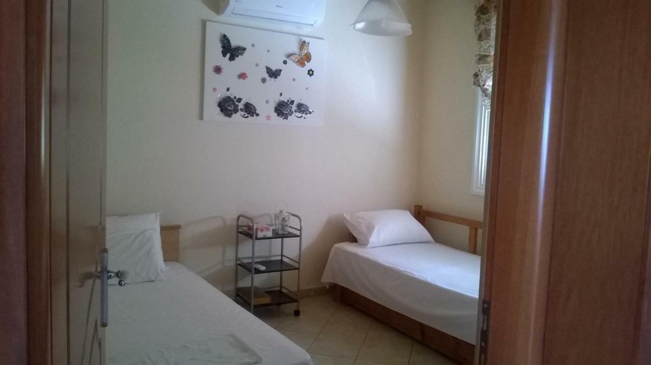 Martha'S Villa Nea Iraklitsa Екстериор снимка