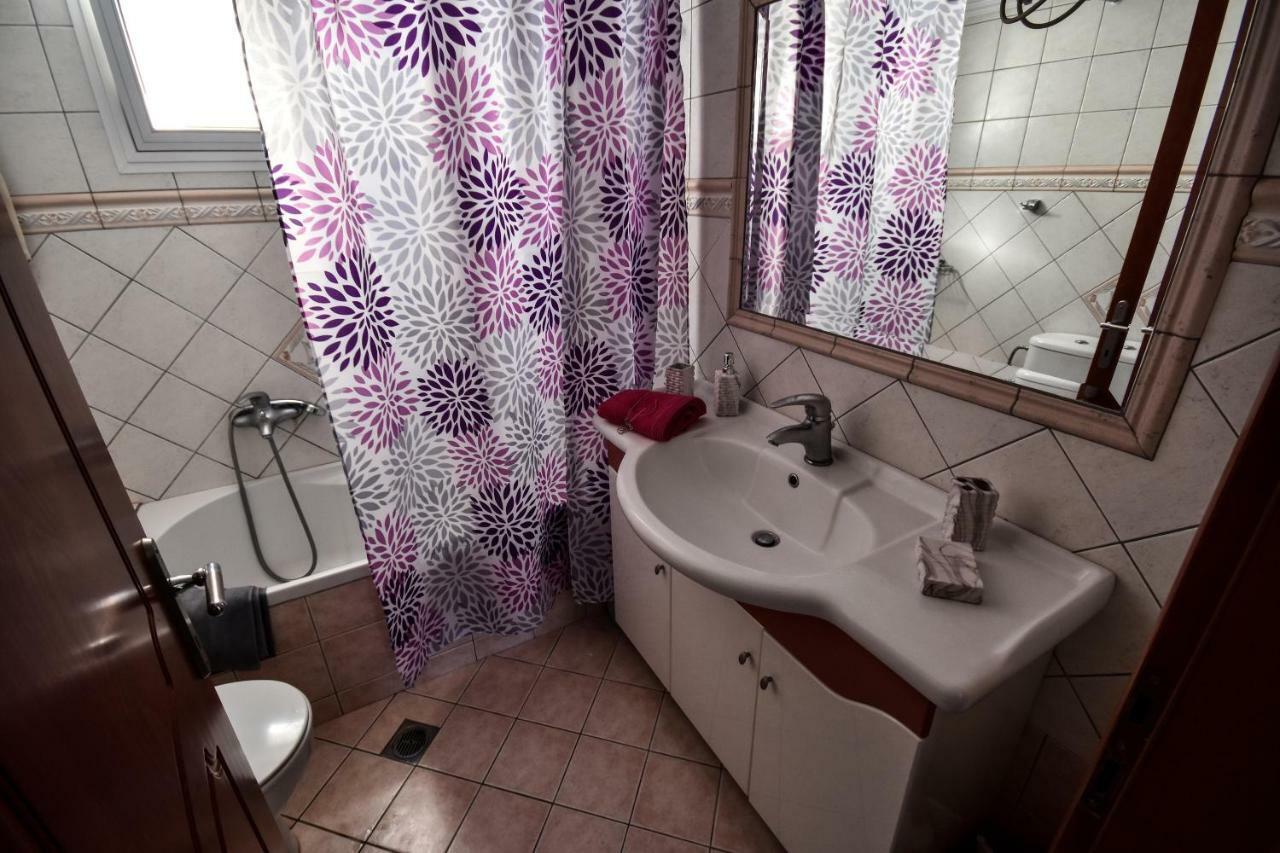 Martha'S Villa Nea Iraklitsa Екстериор снимка